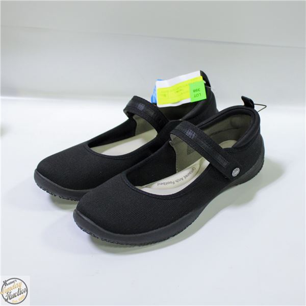 NEW JSPORTS MARY JANE SHOES SIZE 9