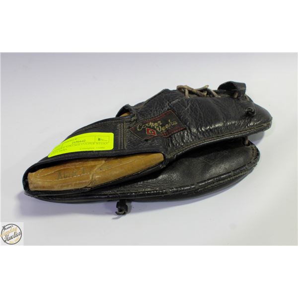 ANTIQUE VINTAGE COOPER WEEKS CATCHERS