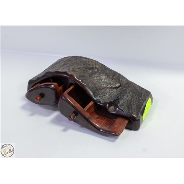 UNUSUAL HAND CARVED WOODEN TRINKET BOX.