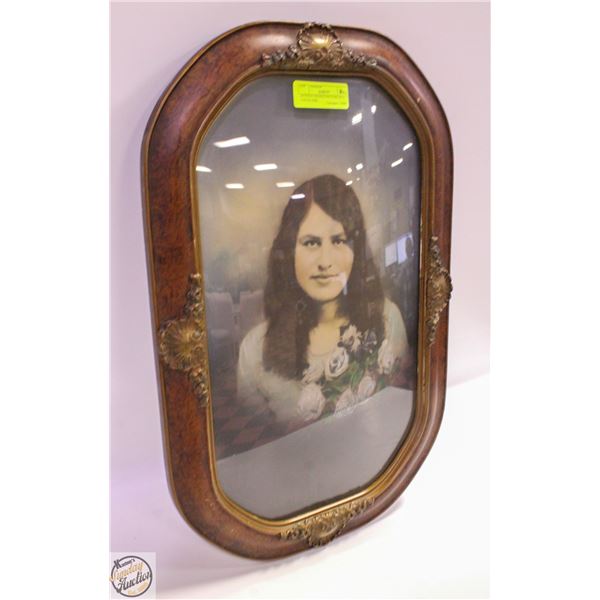 ANTIQUE FRAMED PICTURE OF A YOUNG GIRL