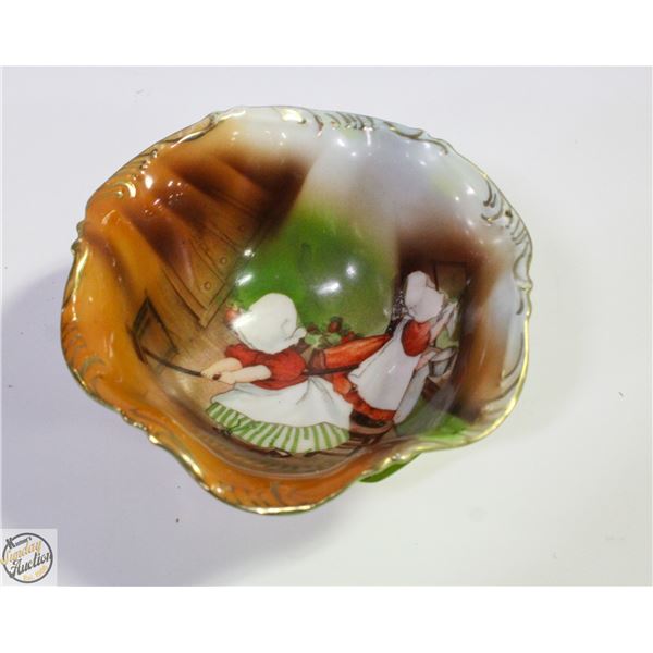 ANTIQUE ROYAL BAYREUTH PT TRI FOOTED BOWL