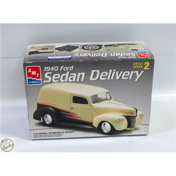 1940 FORD SEDAN DELIVERY 1:25 PARTS IN BAG