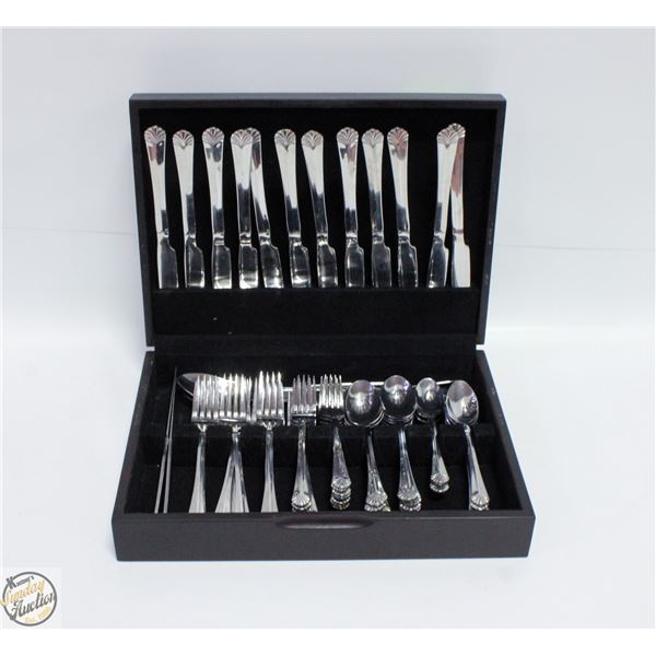 WOODEN FLATWARE STORAGE BOX WITH 69-PIECE