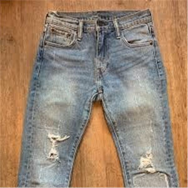 NEW LEVI STRAUSS & CO SMALL RIPPED JEANS