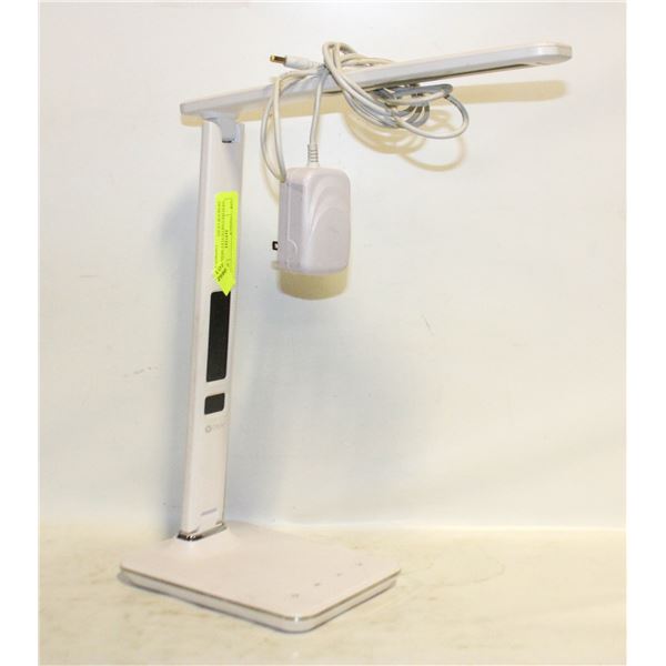OTTLITE/USB OUTLET MODERN DESKTOP LIGHT