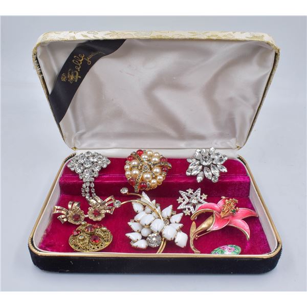 NINE VINTAGE (1940'S, 50'S, 60'S) BROOCHES