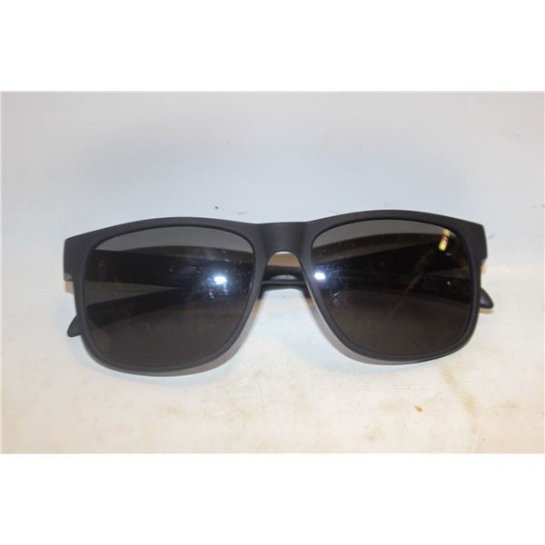 FOSTER GRANT RAMBLE SUNGLASSES