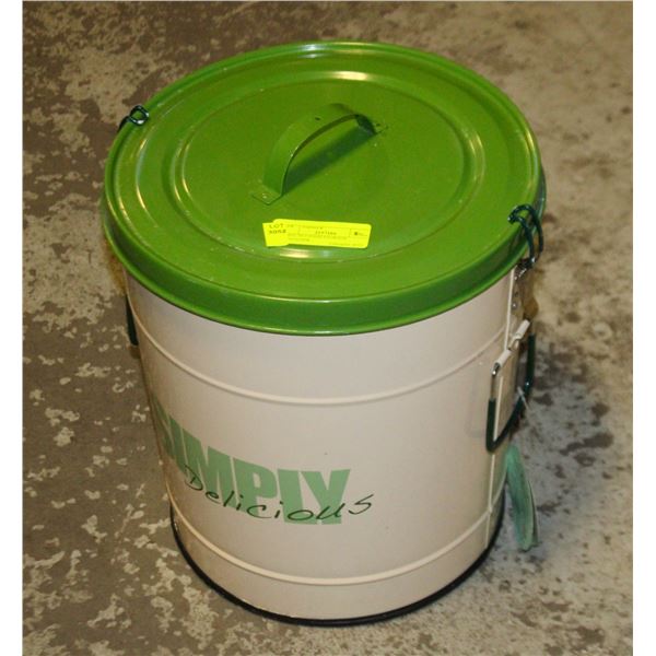 STEEL PET FOOD STORAGE CONTAINER