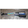 Image 1 : 2 - 3 IN 1 TELESCOPIC SNOWBRUSHES