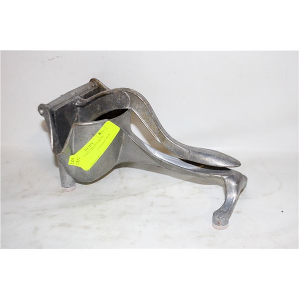 VINTAGE HAND PRESS JUICER