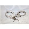 Image 1 : ESTATE HANDCUFFS WITH LEATHER BELT CASE-ESTATE
