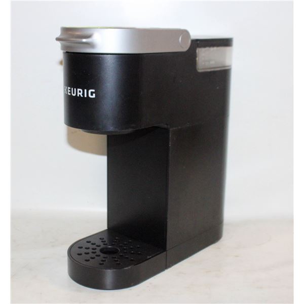 SLIM STYLE 12-CUP KEURIG COFFEE MACHINE