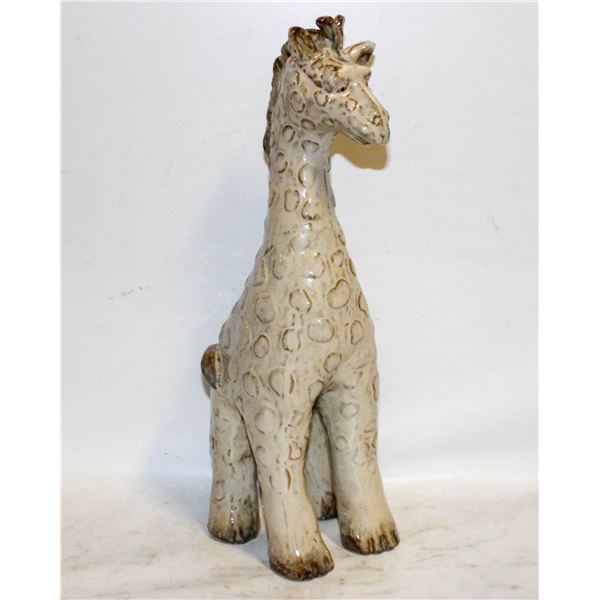 VINTAGE GIRAFFE STONEWARE POTTERY