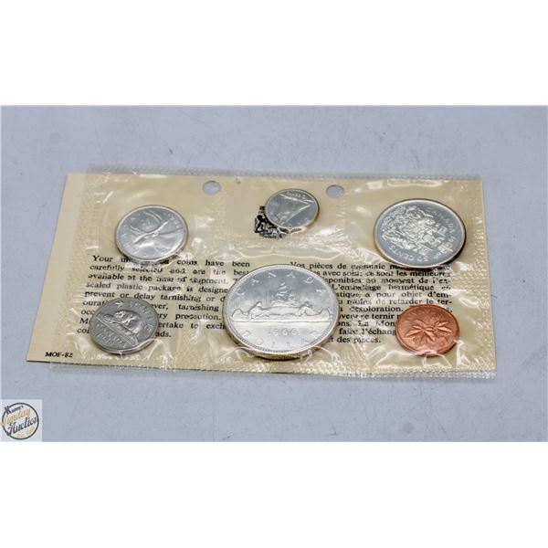 UN-CIRCULATED CANADDIAN 1966 COIN SET