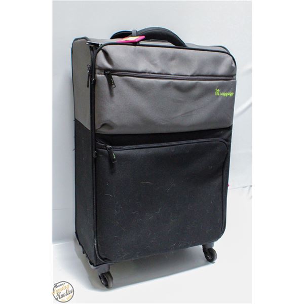 'IT LUGGAGE' 360 DEGREE 4 WHEELER SUITCASE WITH