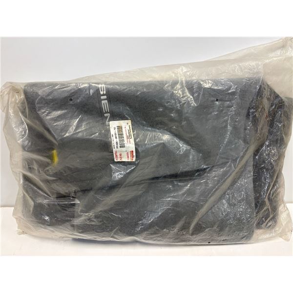 BRAND NEW TOYOTA SIENNA FLOOR MATS