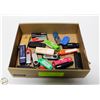 Image 1 : BOX W/ 20 USB MEMORY STICKS.