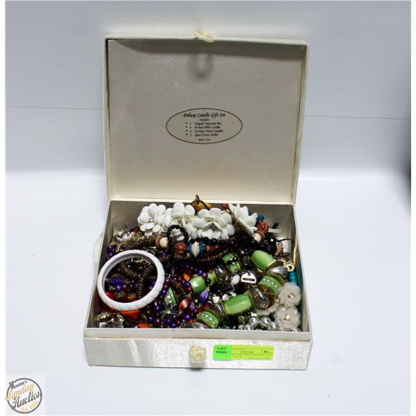 4 LBS VINTAGE JEWELRY IN 9.5" X 8.5" X 2.5" BOX