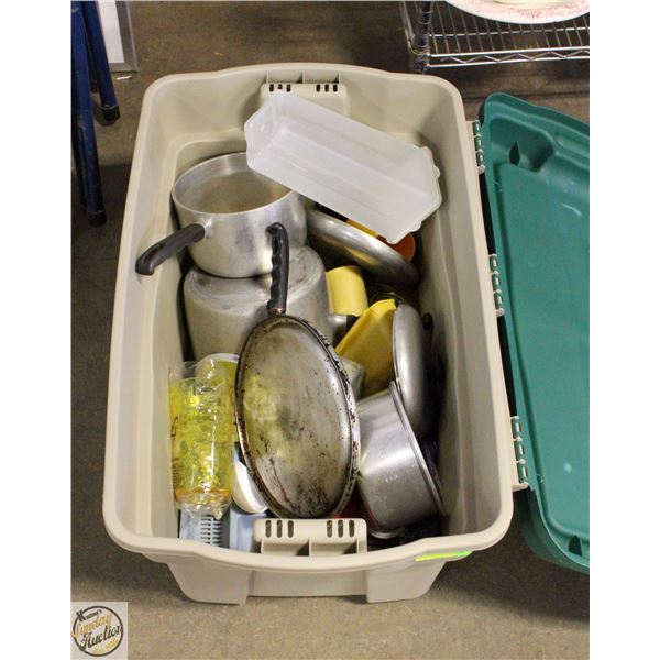 TUB OF CAMPING ITEMS VARIOUS PIECES