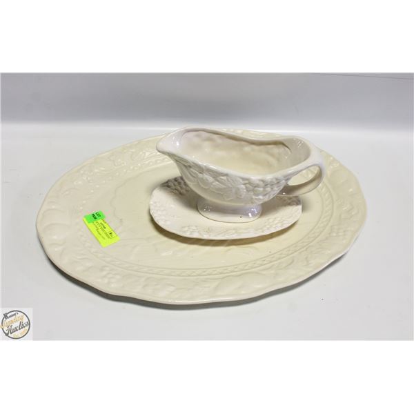 VINTAGE 18" X 14" WHITE CERAMIC TURKEY PLATTER &