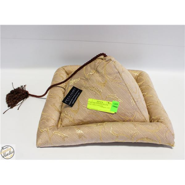 12" SQUARE PYRAMID PILLOW BOOK/TABLET HOLDER