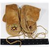 Image 1 : CANADIAN FIRST NATIONS MOCCASINS FLORAL