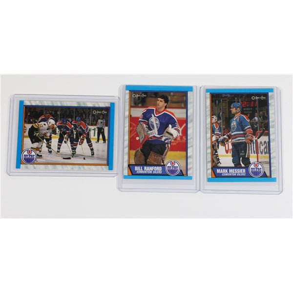 3 HOCKEY CARDS IN SLEEVES OILERS, MESSIER..