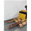 Image 3 : Yale Electric Lift Truck MPW050-EN24T2748  (Does Not Run, Needs Repair) pick up Feb 6