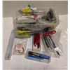 Image 1 : TOTE OF ASSORTED TOOLS