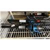 Image 2 : 3 FILLER GLASS 2 PCS SPINNING RODS WITH REELS, & 2 MIXED CARBON 2 PCS SINNER RODS WITH REELS