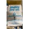 Image 3 : PALLET OF APPROX 26 BAGS OF TARGET 20-40 FILTER SAND & 4 BAGS OF SODIUM BICARBONATE