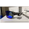 Image 2 : 5 BOXES OF ASSORTED N1BMBLKTORT CALCUTTA DESIGNER SUNGLASSES *APPROX 12 PER CASE*