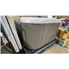 Image 6 : FAIRWAY SPAS 5 PERSON 29 JET PEBBLE WHITE ACRYLIC/ GREY SHADOW COMPOSITE SIDE HOT TUB WITH BALBOA