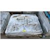 Image 1 : PALLET OF ASSORTED WHITE GRANITE PREMIUM PAVER/RETAINING WALL STONES