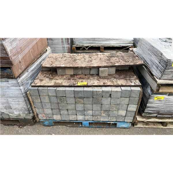 PALLET OF 4" SQUARE GREY GRANITE PREMIUM RETAINING WALL/PAVER STONES