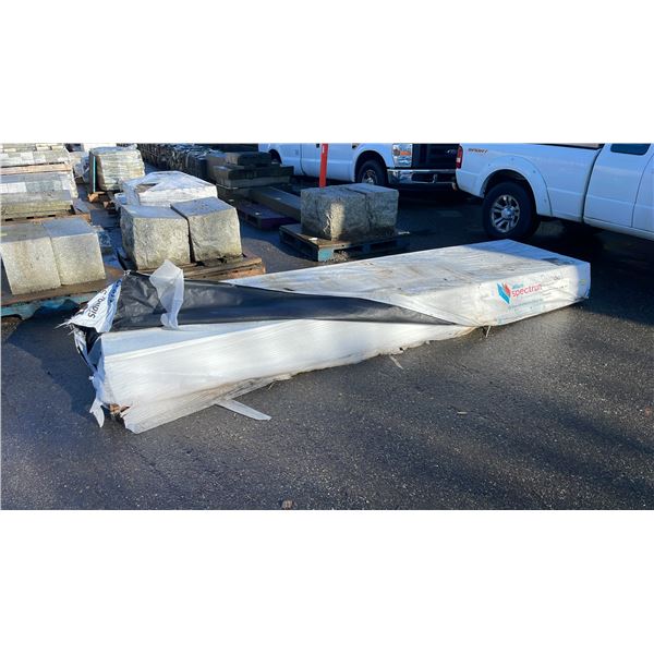 PALLET APPROX. 39 PCS OF ALLURA SPECTRUM PURE WHITE HOUSE SIDING (147"W 43"D 13"H)