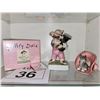 Image 1 : VINTAGE DOG NOVELTY GROUP WITH MATCHBOOKS AND FIGURINES