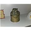 Image 3 : SCOTTISH TERRIER MINIATURE FIGURINES & NOVELTIES DISPLAY LOT
