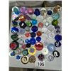 Image 1 : LARGE ART GLASS PAPERWEIGHT COLLECTION