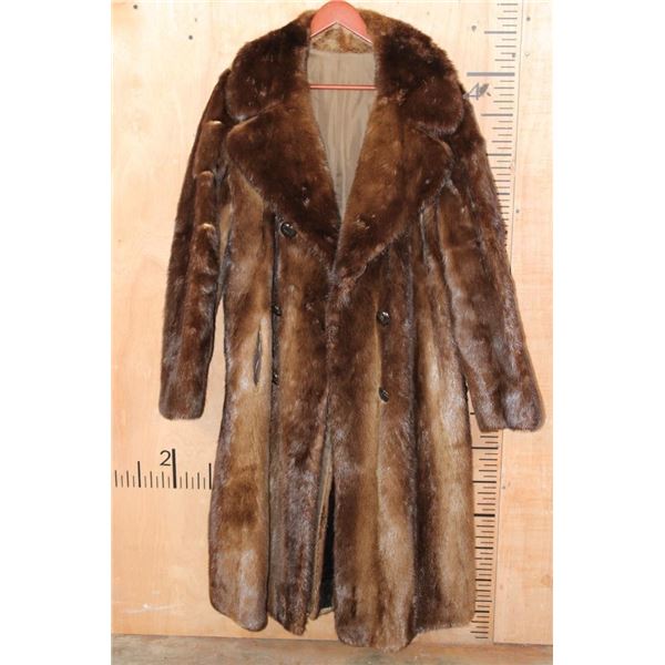 Men's Long RIVER OTTER Fur Coat, Fits Like a Men's Medium-Large