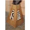 Image 7 : XL SABLE Mounted on a Pedestal with Zebra Hide Panels