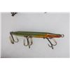 Image 3 : (7) Wood FISHING LURES from the 1920s-1950s in a Display Case