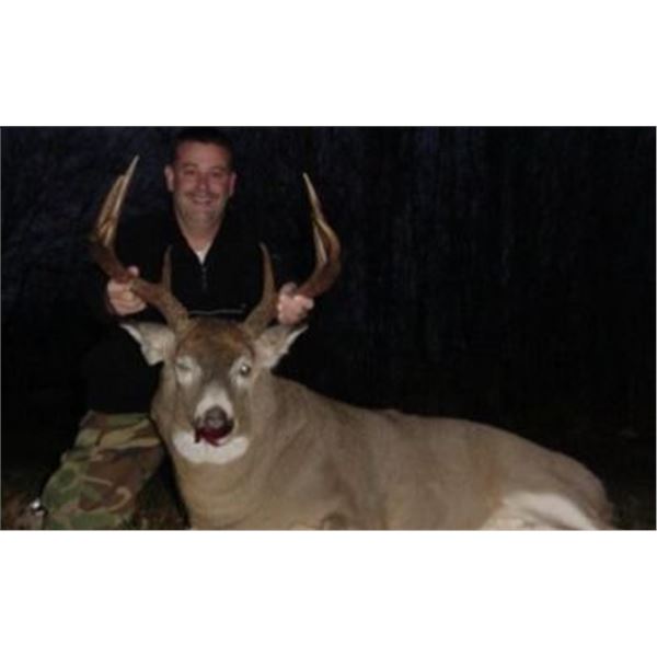 Manitoba Whitetail Hunt - 1 Person, 6 Days Donated by Nitootem Northern Adventures