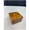Image 5 : Vintage Unused Bellevue Decorated Box w/Original Box - Made in England