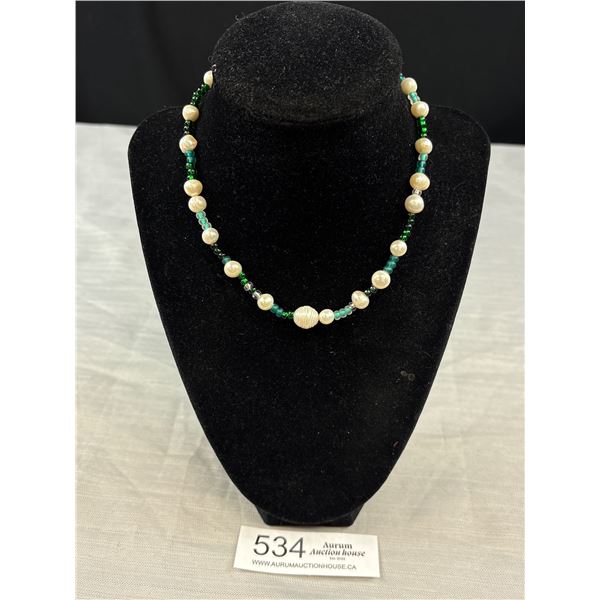 Lovely Choker Necklace of Cultured Freshwater Pearls w/ Green Spacers 15" Length