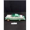 Image 4 : 1/18th Scale 1955 Ford Fairlane Diecast Car