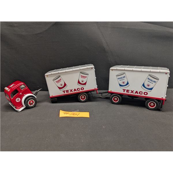 1/34 Scale First Gear Texaco Motor Oil Truck and Trailers, Truck Seperated From Trailer Can Be Glued