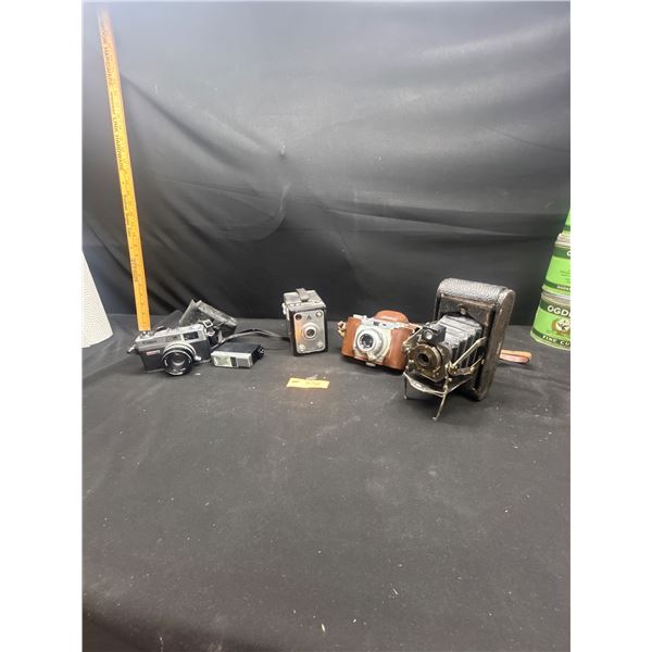 Vintage Collectible Camera Lot, Cannon QL19, Eastman Kodak etc