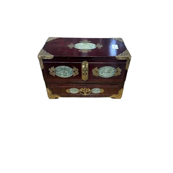 Vintage Asian Musical Jewlery Box