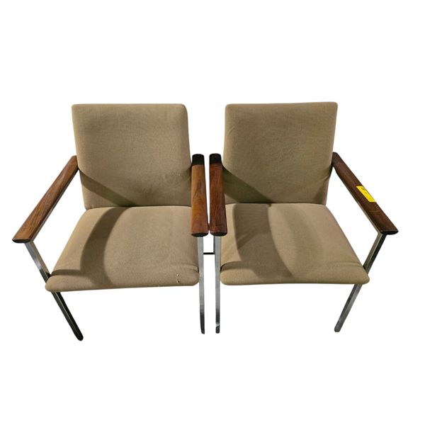 Group of 2 Chairs